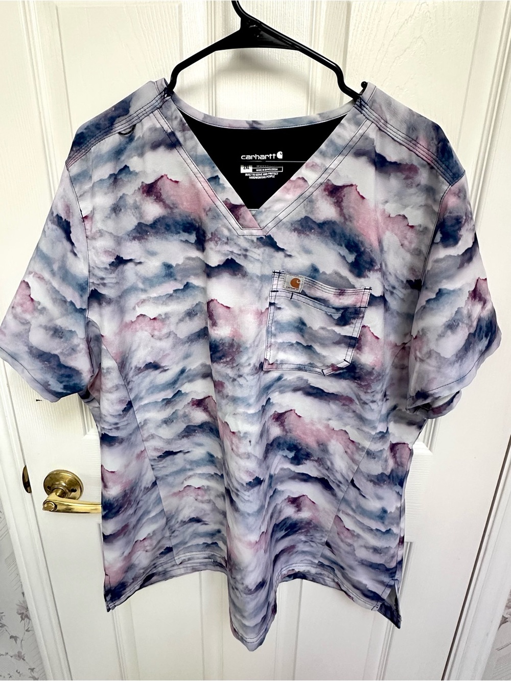 Carhartt Short Sleeve V-Neck Shirt in Blue, Pink & Gray Wash - XXL